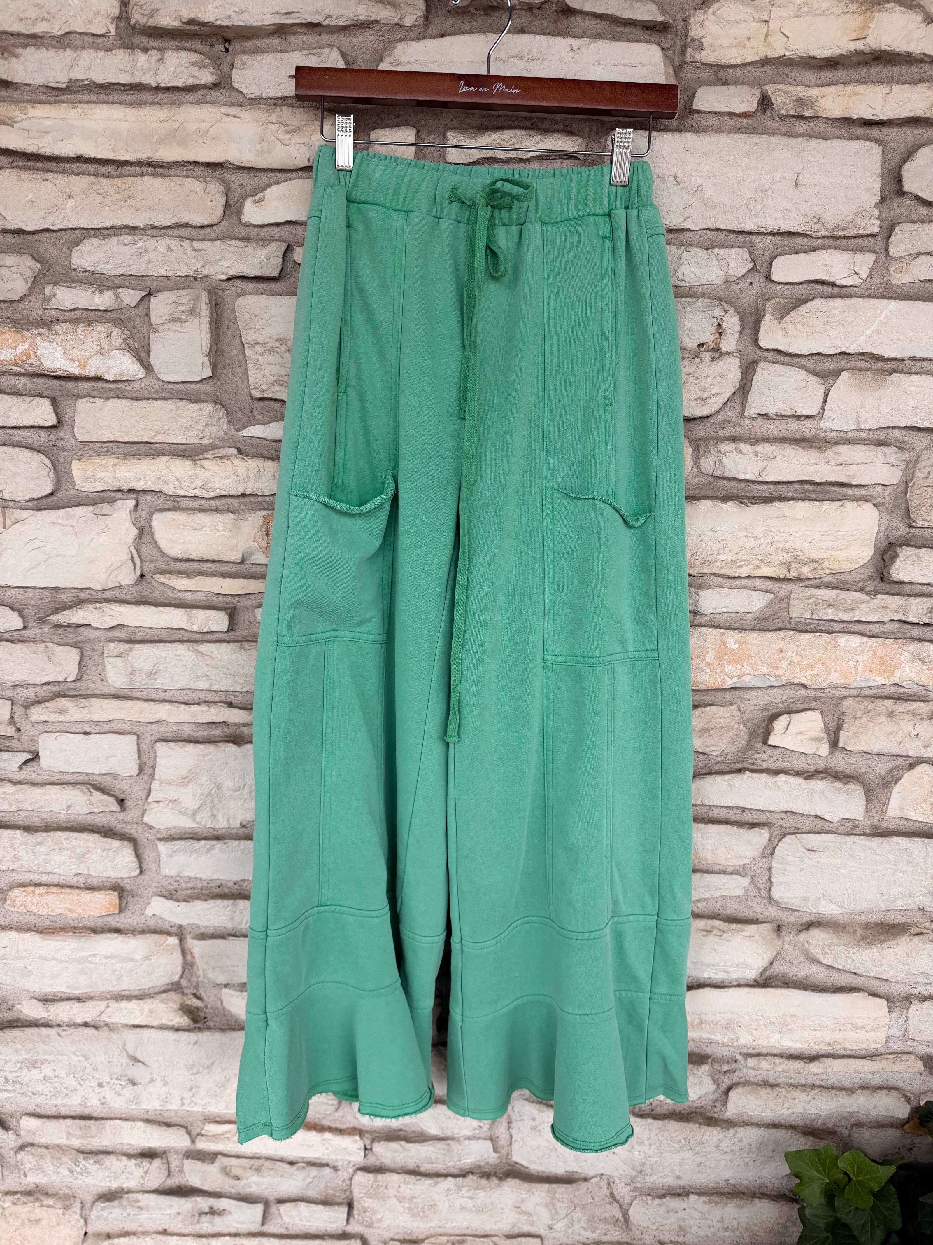 Geneeesta Ruffle Pants