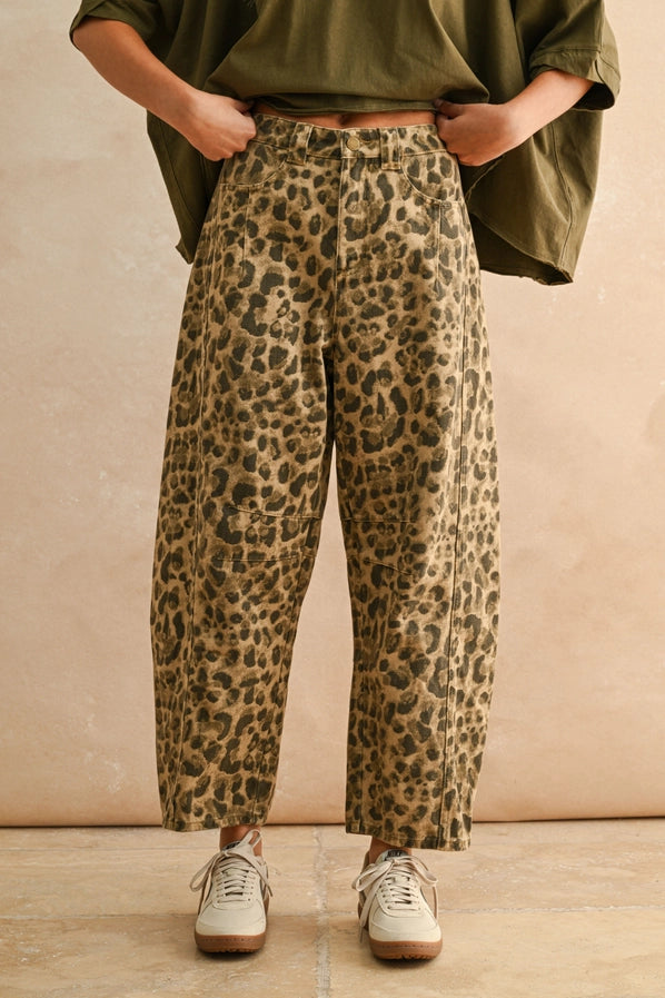 Leopardess Barrel Jeans